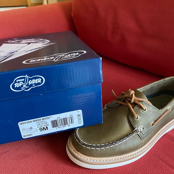 NEW - Sperry Top-siders. Leather, size 9. - Picture 2 of 2